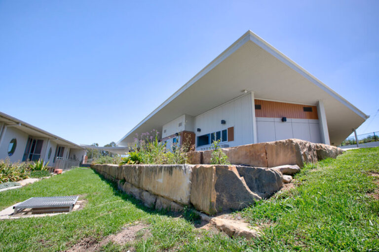 landscaping-sandstone-logs