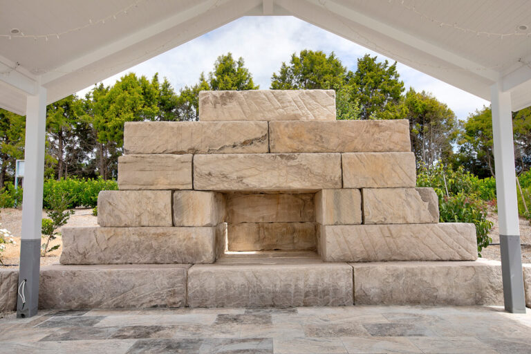 sandstone-logs-landscaping